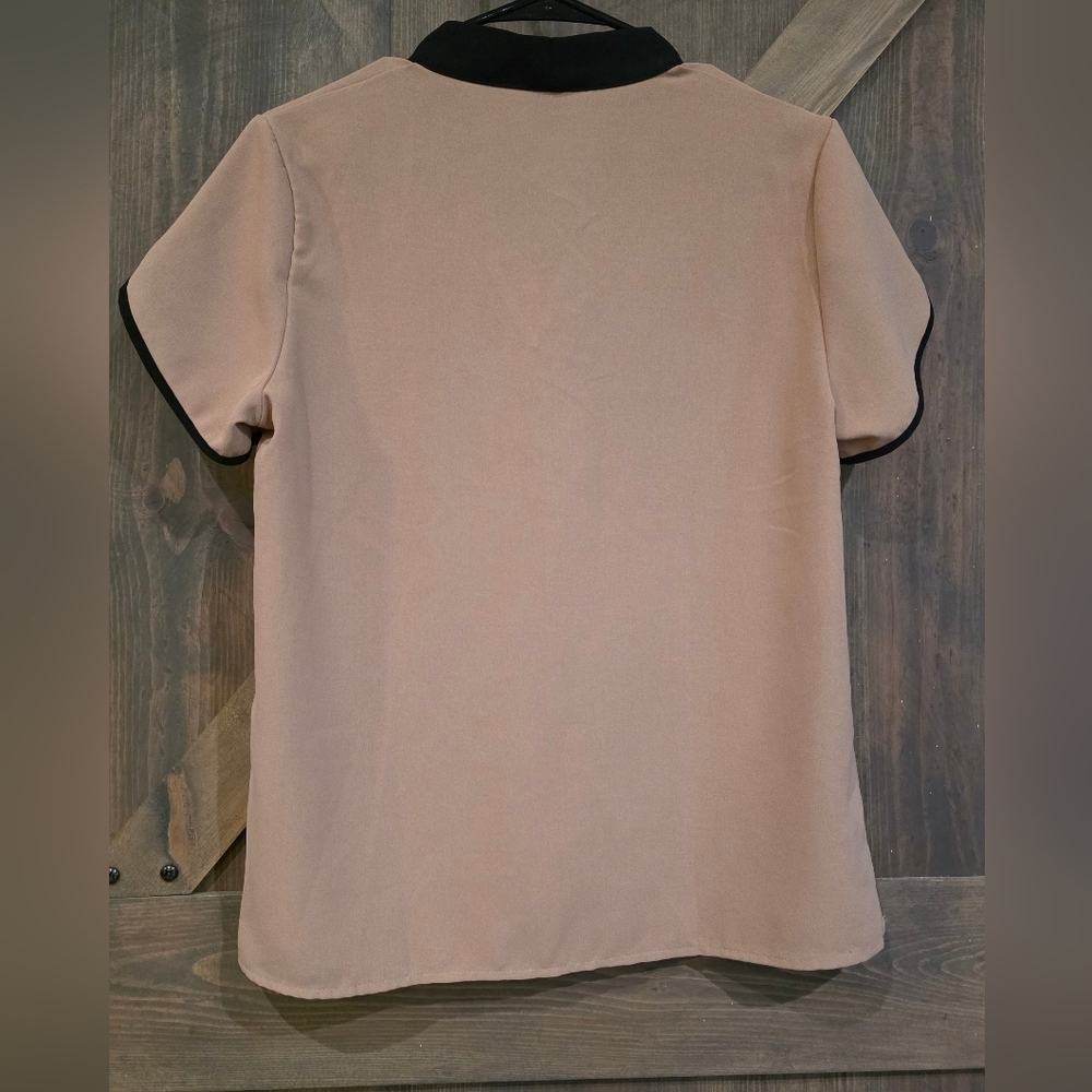 SHEIN Tan Blouse with Black Bow Accent Size Medium - Picture 5 of 5